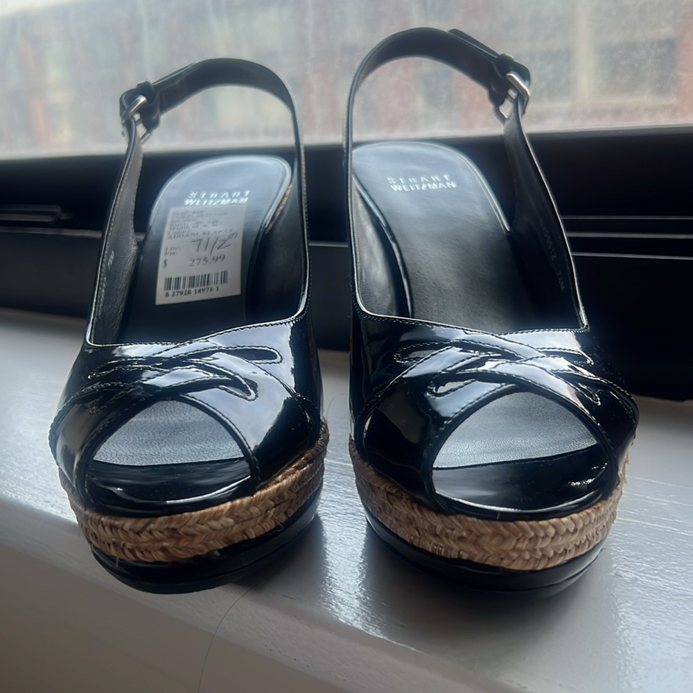 Stuart Weitzman NWT 7.5m Black Patent and Woven Wedges - Picture 4 of 14